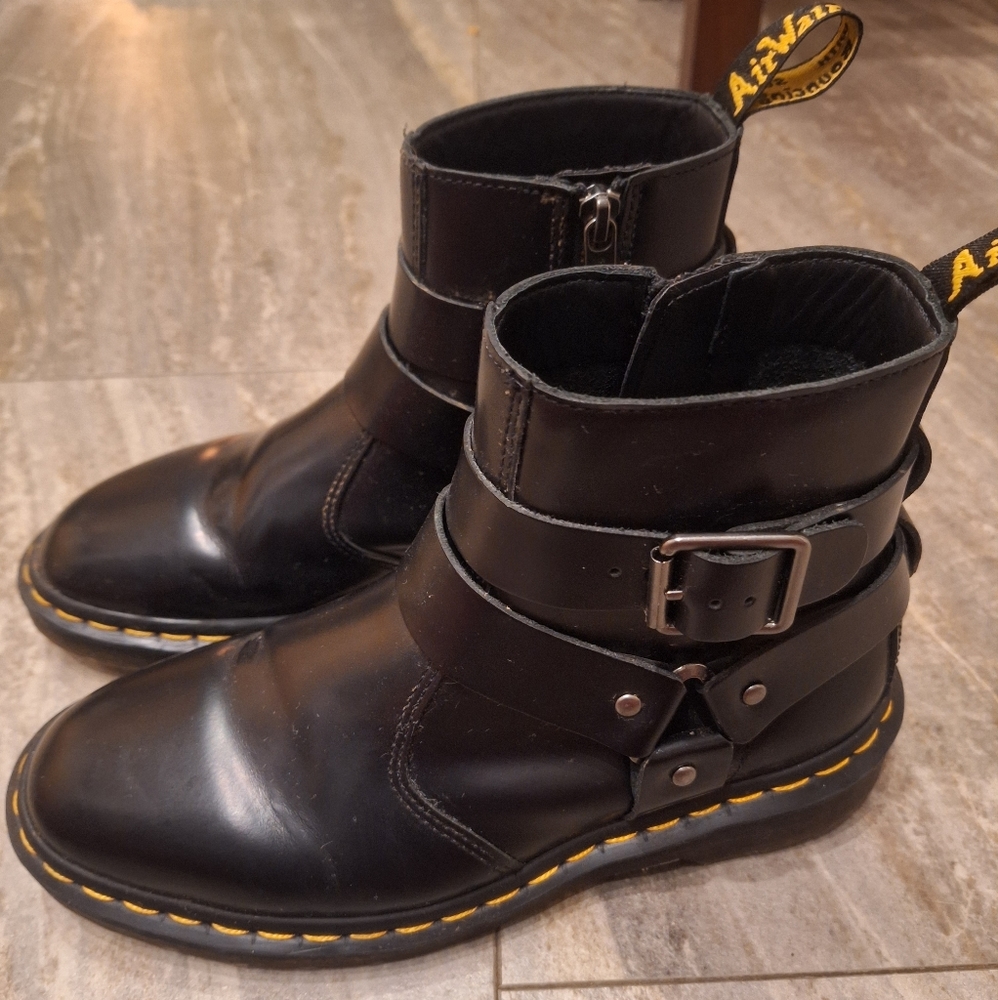 Unique Doc's Chelsea Size 7